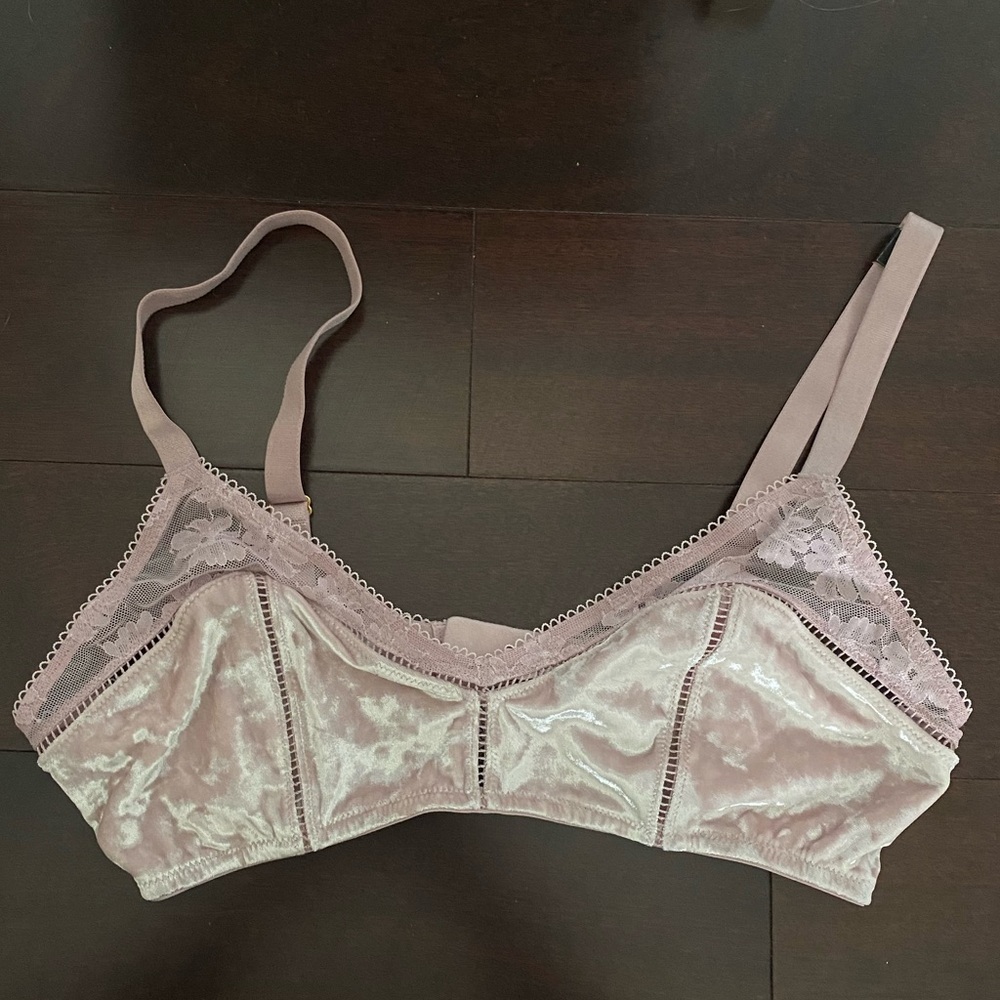 NWT Victoria’s Secret Pink/Mauve Velvet and Lace Bralette